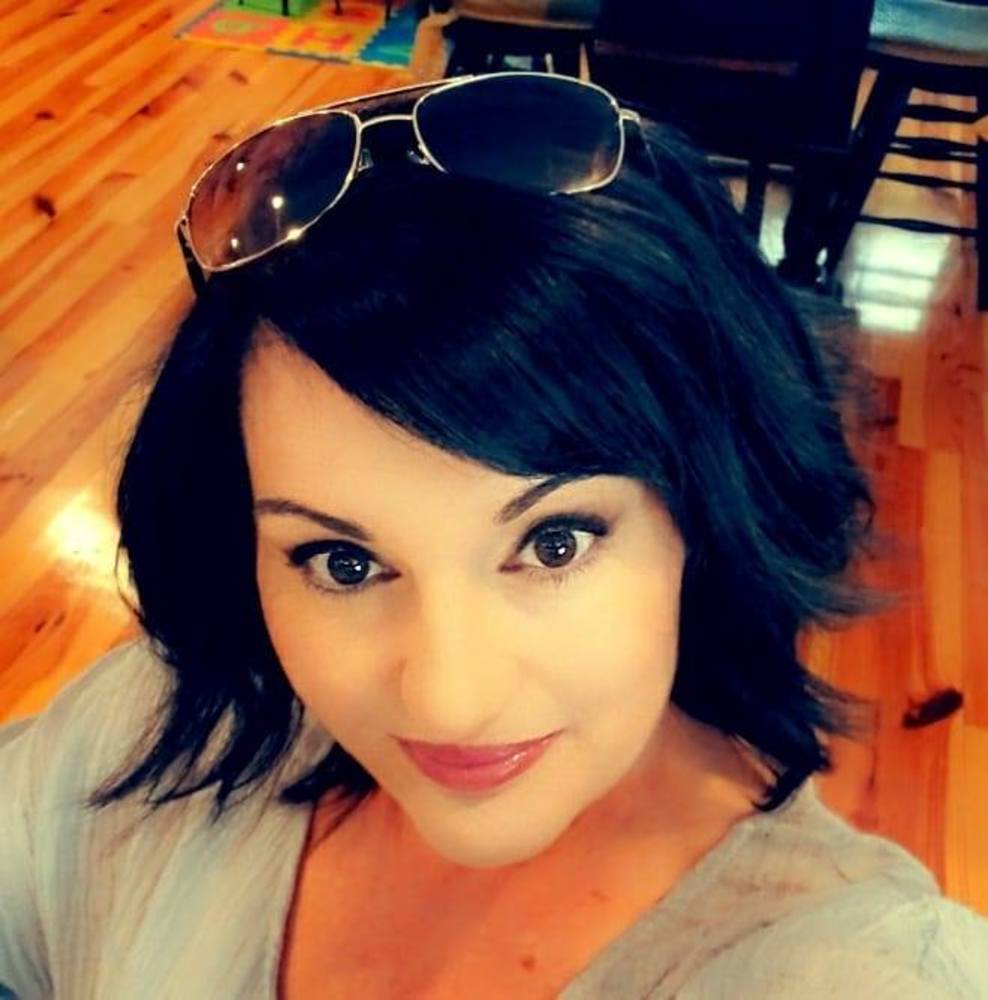 Meet your Posher, Leslie